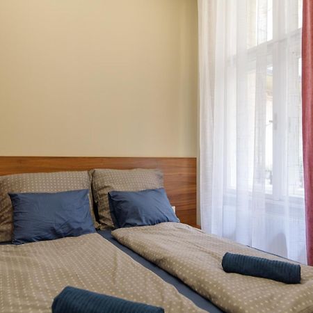 Central City Apt In The Jewish Quarter With Free Parking Budapest Ngoại thất bức ảnh