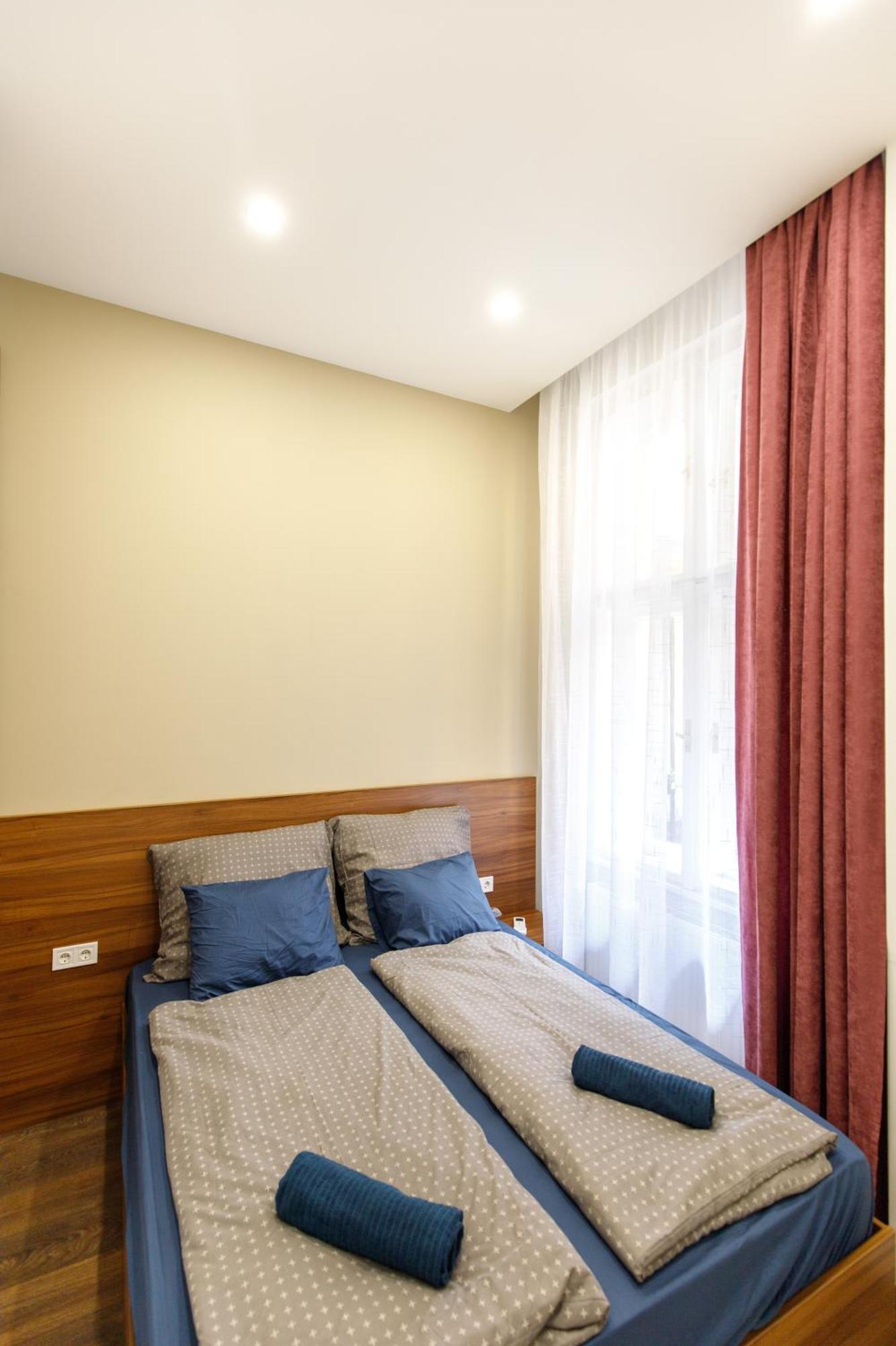 Central City Apt In The Jewish Quarter With Free Parking Budapest Ngoại thất bức ảnh